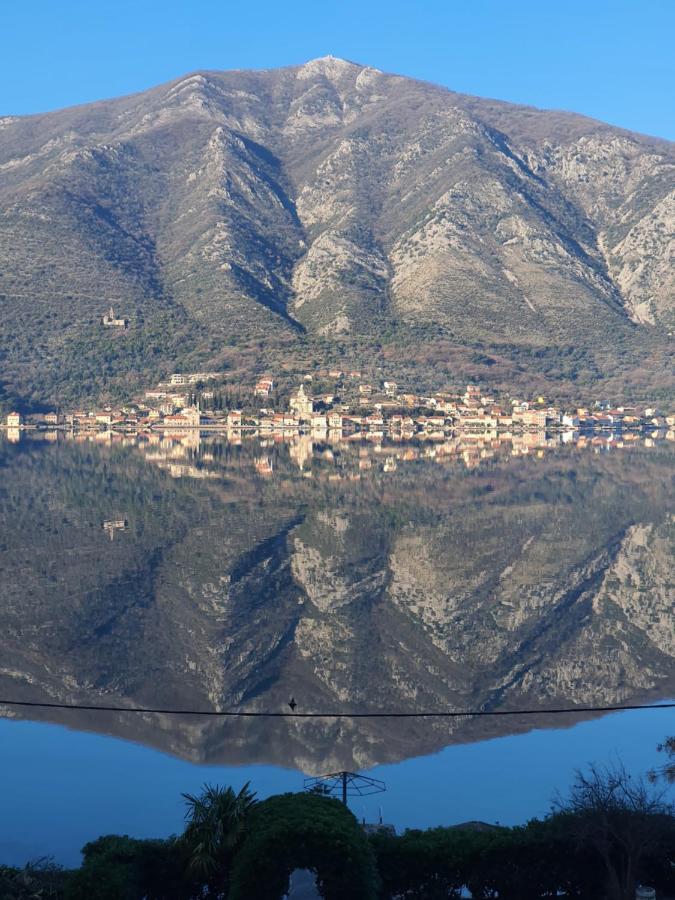 La Grande Apartments Cattaro Esterno foto