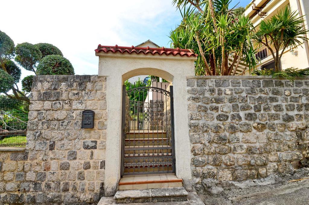 La Grande Apartments Cattaro Esterno foto