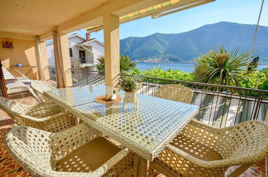 La Grande Apartments Cattaro Esterno foto